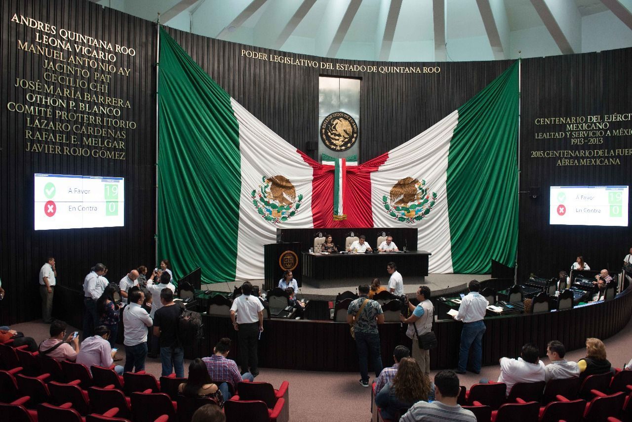 Encuetran supuesto explosivo en la Oficina del Congreso en Cancún