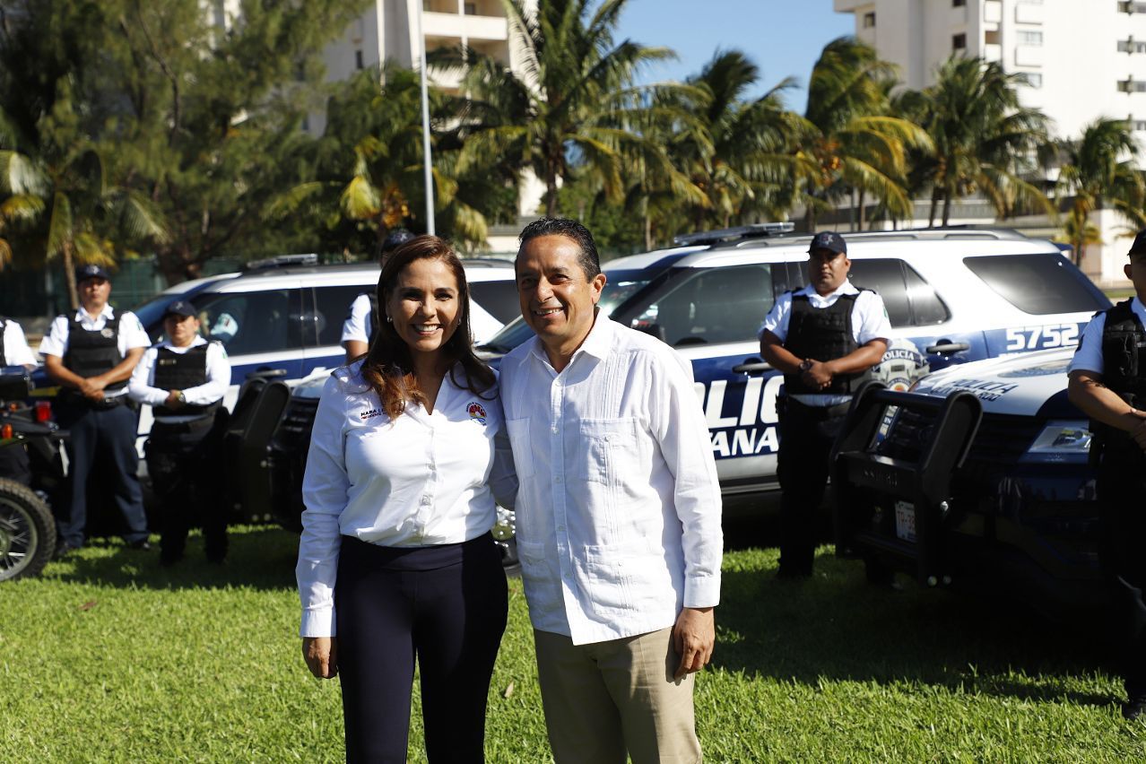 Entregan Mara y CJ patrullas para zona hotelera de Cancún