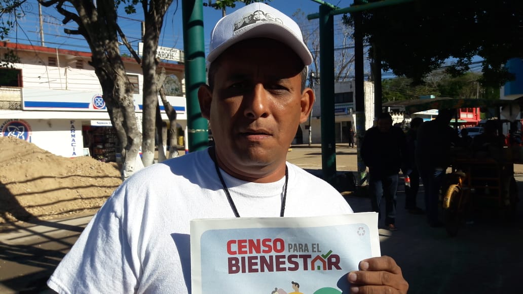 Denuncian cobros por inscribir en programas sociales de AMLO