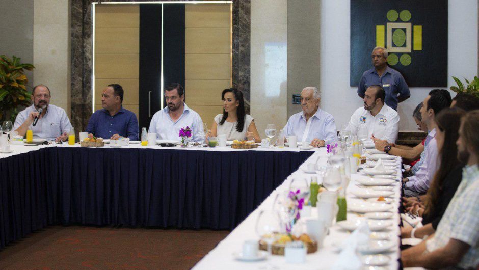 Laura Fernández acuerda con hoteleros mas estrategias de promoción para Puerto Morelos