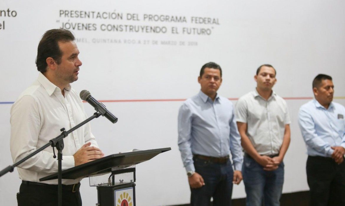 Pone en marcha Pedro Joaquín programa de becas laborales para jóvenes de Cozumel