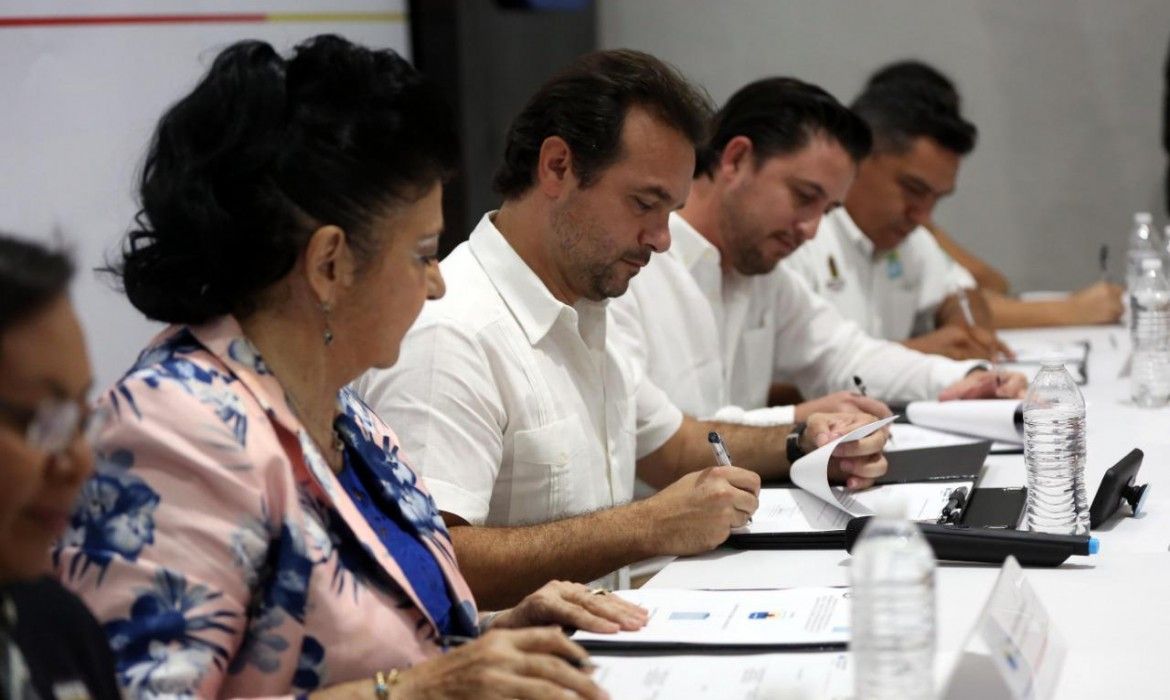 Suscribe Pedro Joaquín convenio de colaboración para la formación laboral de futuros profesionistas