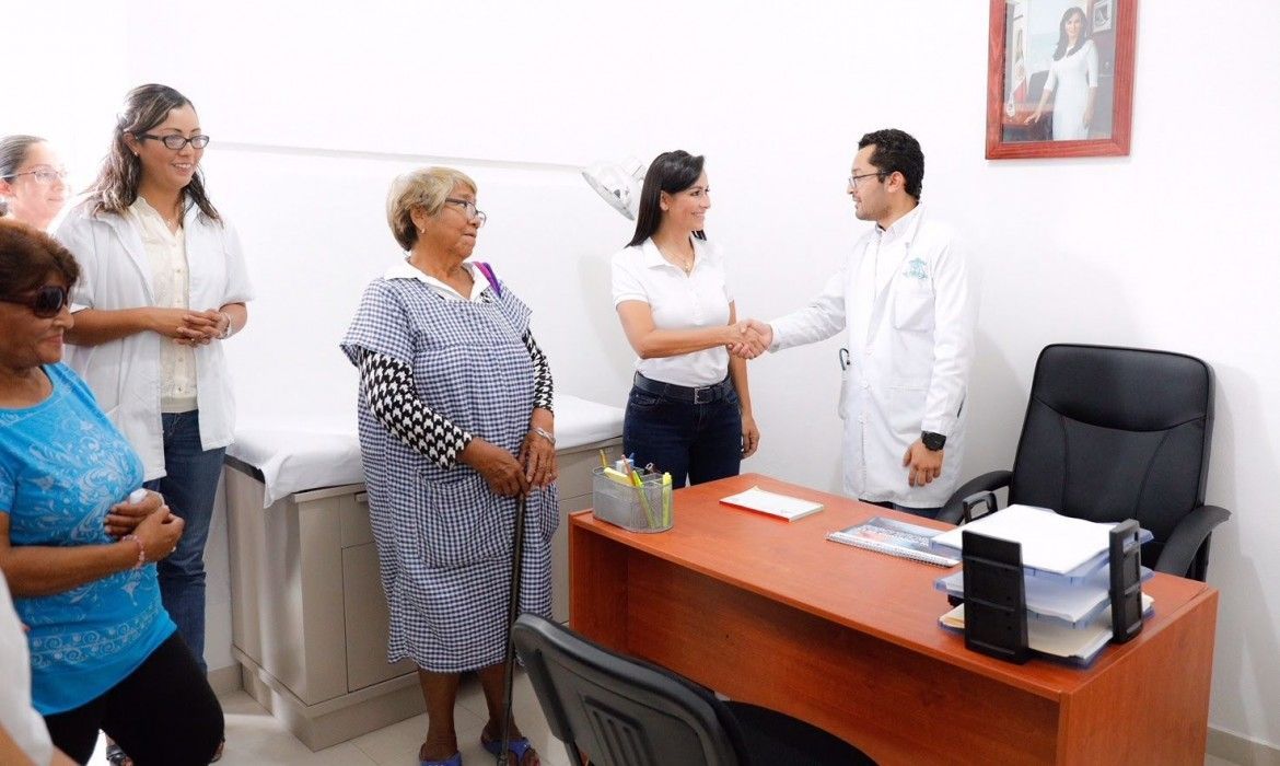 “Estamos trabajando para vincular la salud con el desarrollo económico y social que registra Puerto Morelos”: Laura Fernández