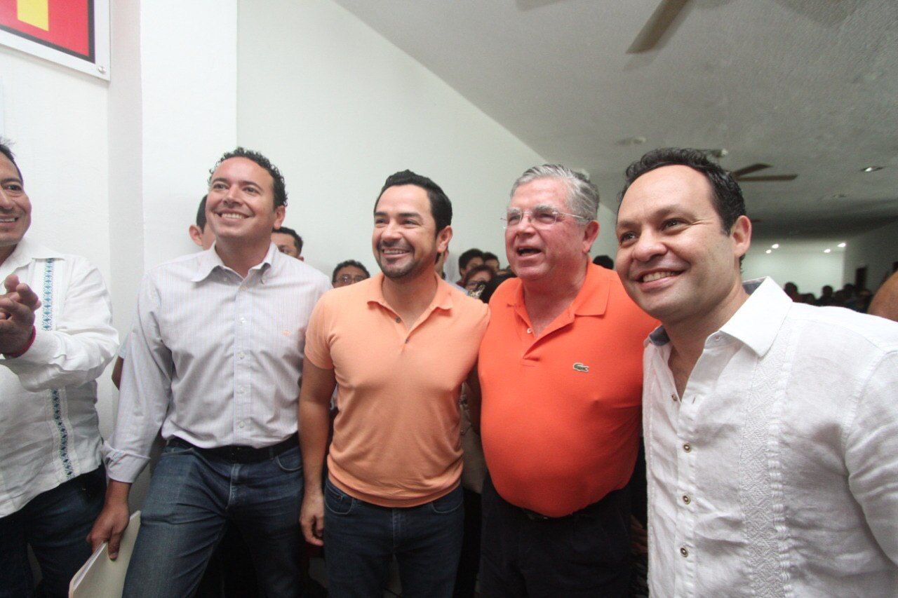 Teqroo considera inelegible a Chacho, y le sacan candidatura del D2