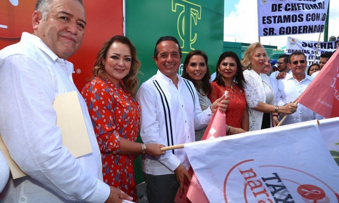 Presentan 200 nuevo taxis naranjas