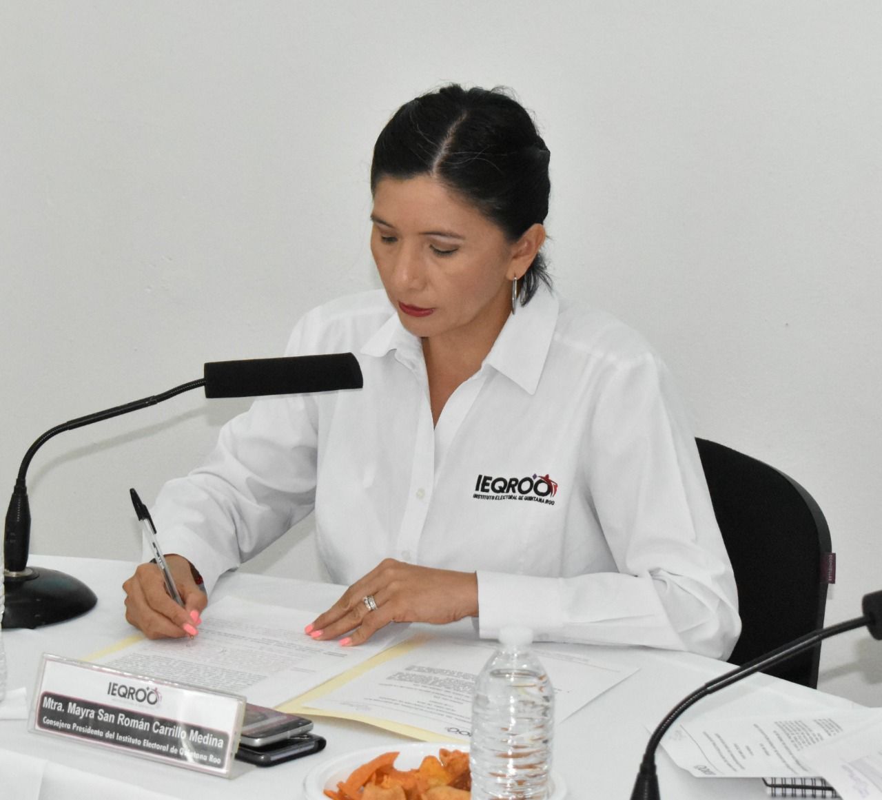 Aperciben al Ieqroo para que investigue queja contra Laura Beristain de manera “seria y exhaustiva”; habrá amonestación si no lo hace