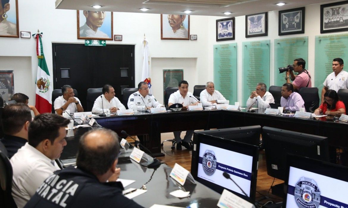 Comparece titular de Seguridad Pública ante legisladores
