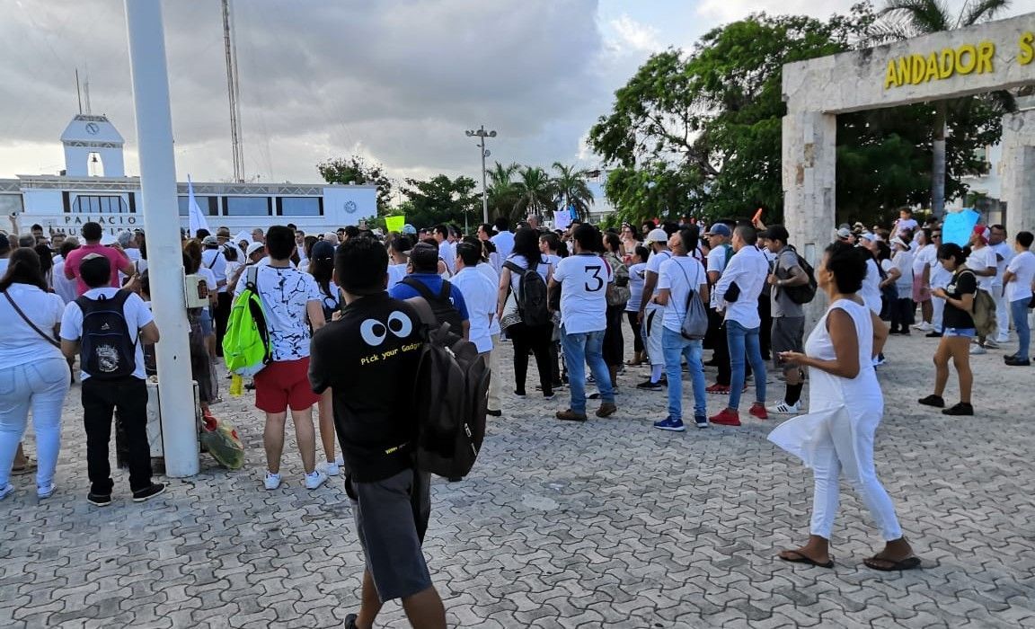 Marchan por la paz en Playa