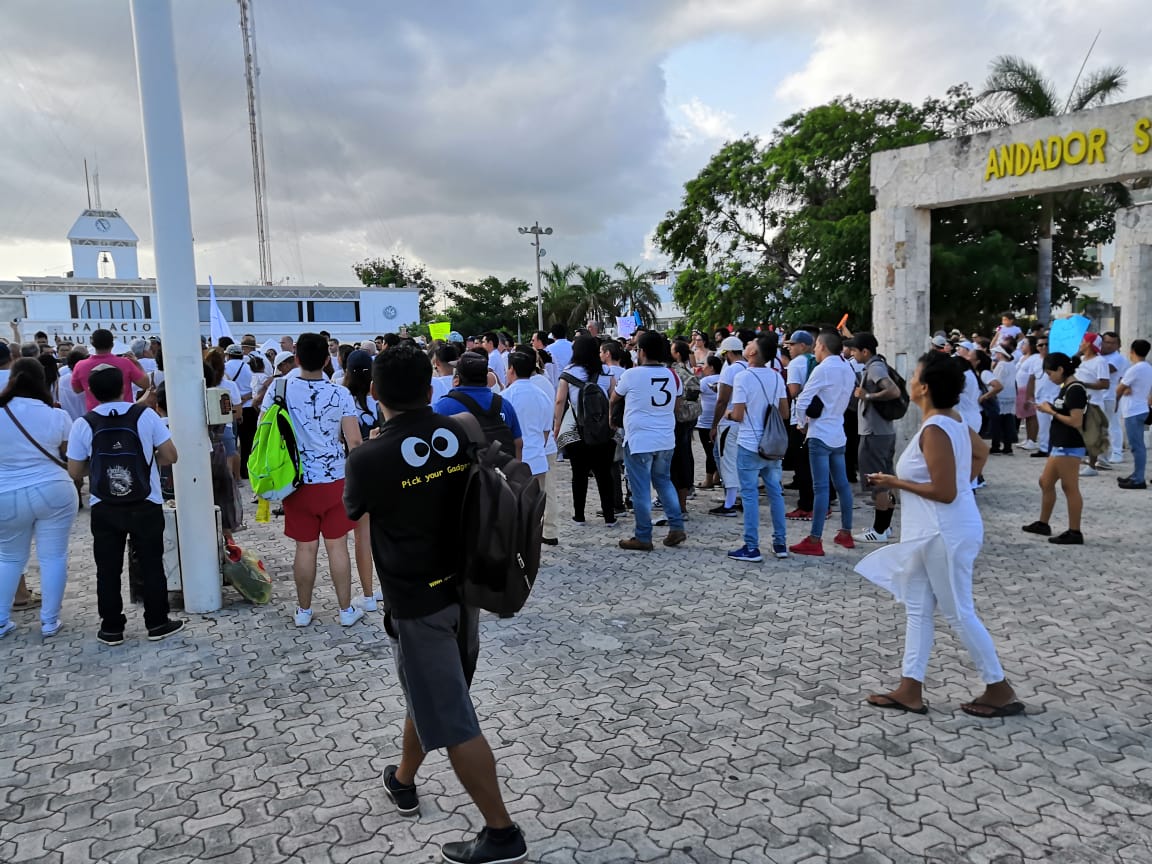 Marchan por la paz en Playa