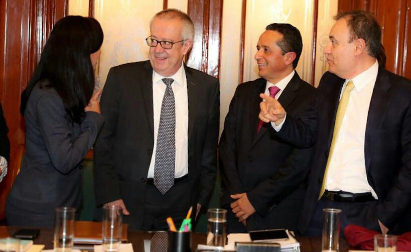 Laura Fernández califica como fructífera la reunión con funcionarios federales por sargazo