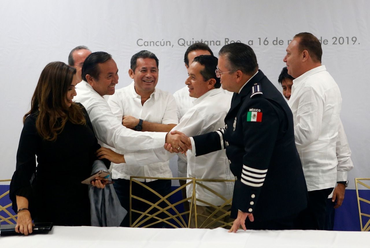 Firman Mando Único municipios y Estado; faltan OPB y Laura Beristain