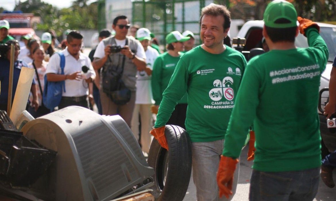 Va Pedro a las colonias Flores Magón I y II; se compromete con vecinos para más espacios públicos, recolección de basura, estacionamientos y seguridad de esa zona  
