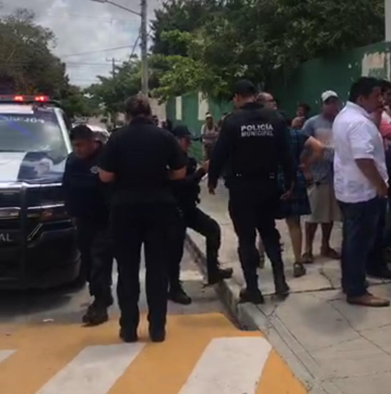 Denuncian robo de urnas en el D8