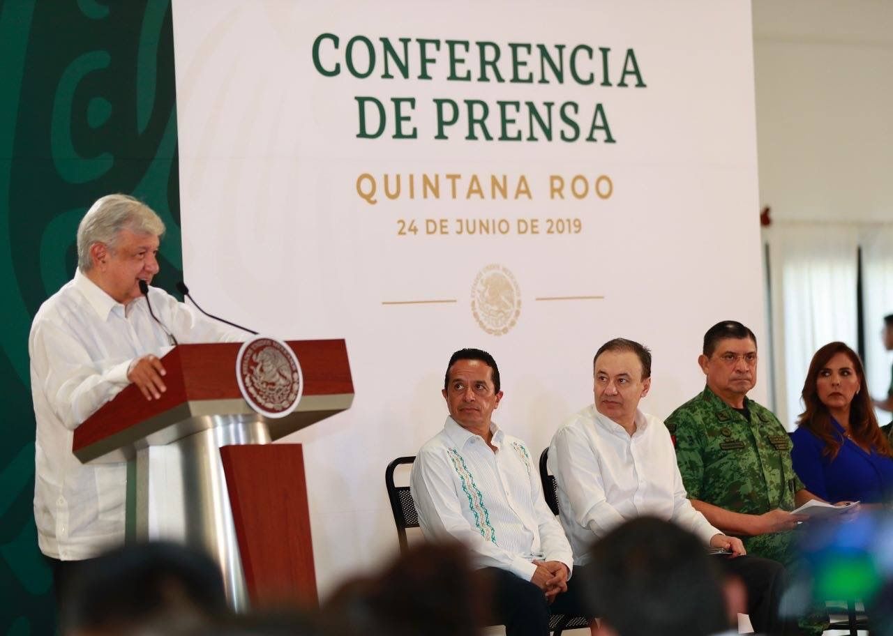 Descarta AMLO declarar emergencia por sargazo, pero anuncia aporte de 52 MDP para su combate