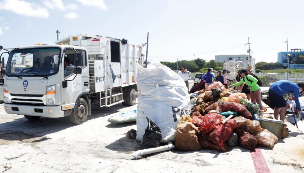 Realizan limpieza de Unidad de Transferencia de residuos en Isla Mujeres