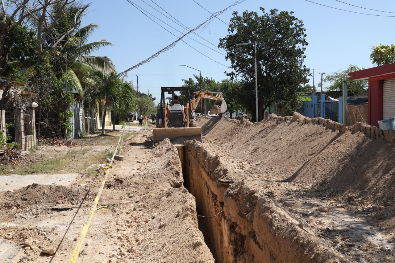 Realizan CAPA obras para drenaje sanitario y agua potable en Chetumal