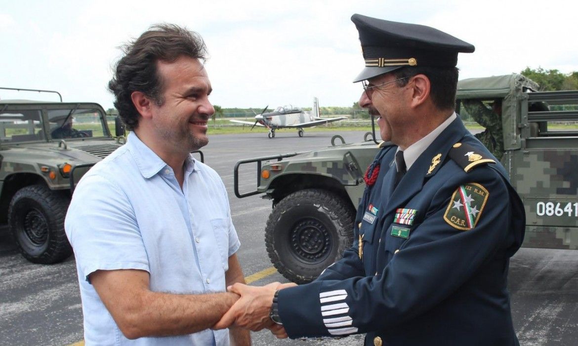 Refrenda Pedro Joaquín su compromiso de trabajar con las fuerzas armadas para garantizar la seguridad de Cozumel