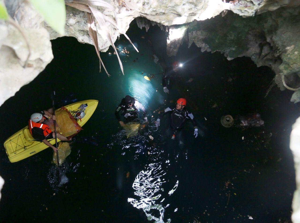 Limpia gobierno de Cancún cenotes en el municipio