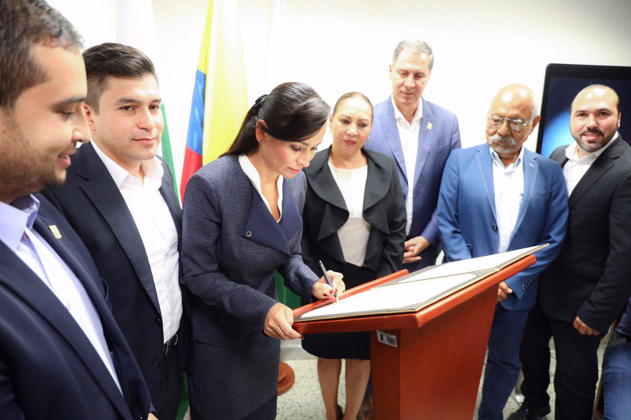 Firman hermanamiento Puerto Morelos y Medellín