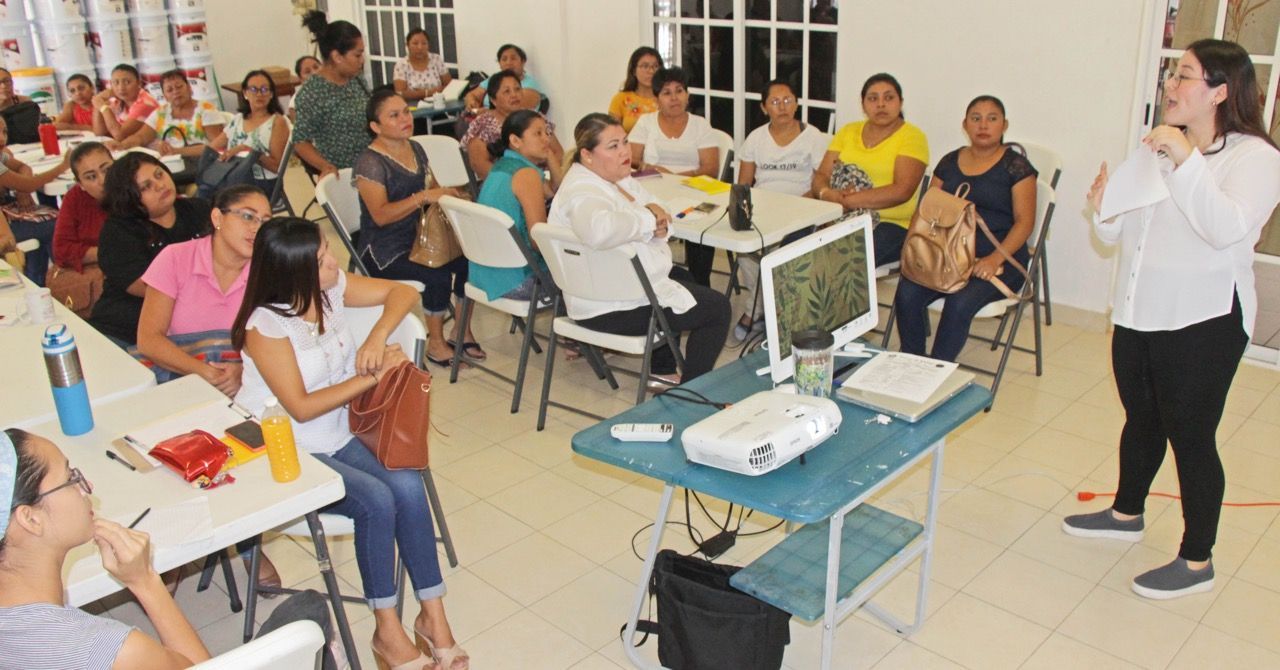 Capacita DIF Cozumel a personal de los CENDI