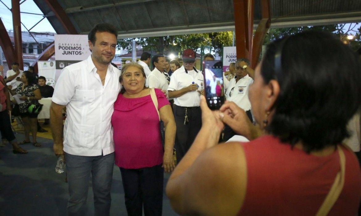 Más de 1600 cozumeleños participan de la primera audiencia pública de Pedro Joaquín