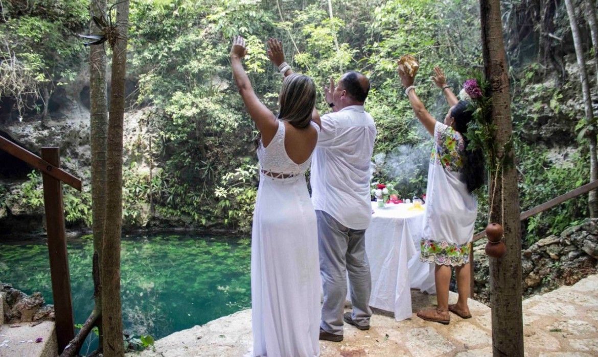 La Ruta de los Cenotes despierta interés de brasileños como destino de bodas y romance