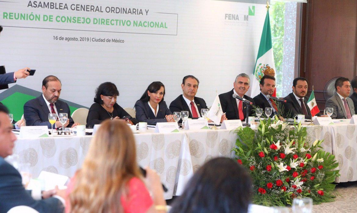 Asiste Laura Fernández al informe de actividades y renovación del Consejo Directivo de la Fenamm