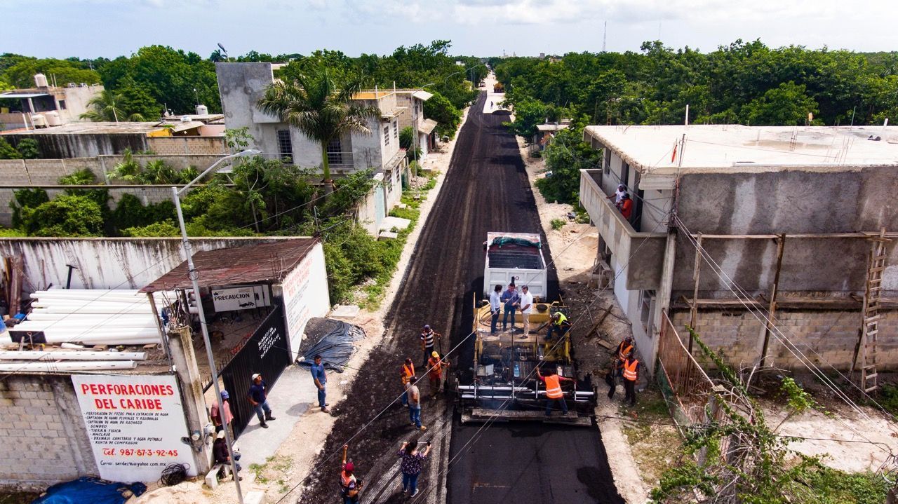 Supervisa Pedro Joaquín obras de pavimentación en Colonia Maravilla Etapa 1