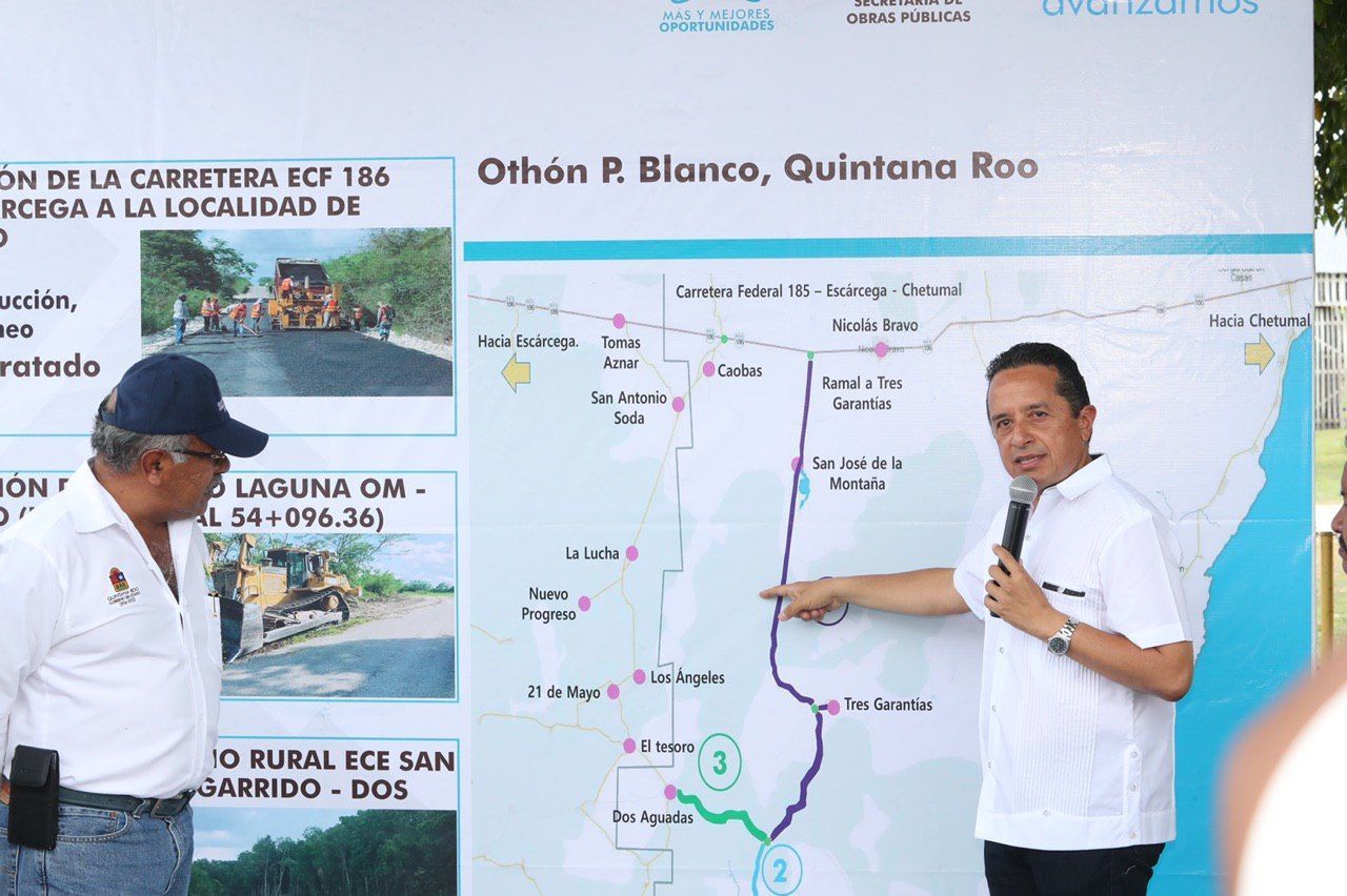 Carlos Joaquín supervisa la rehabilitación y la modernización de caminos en el sur