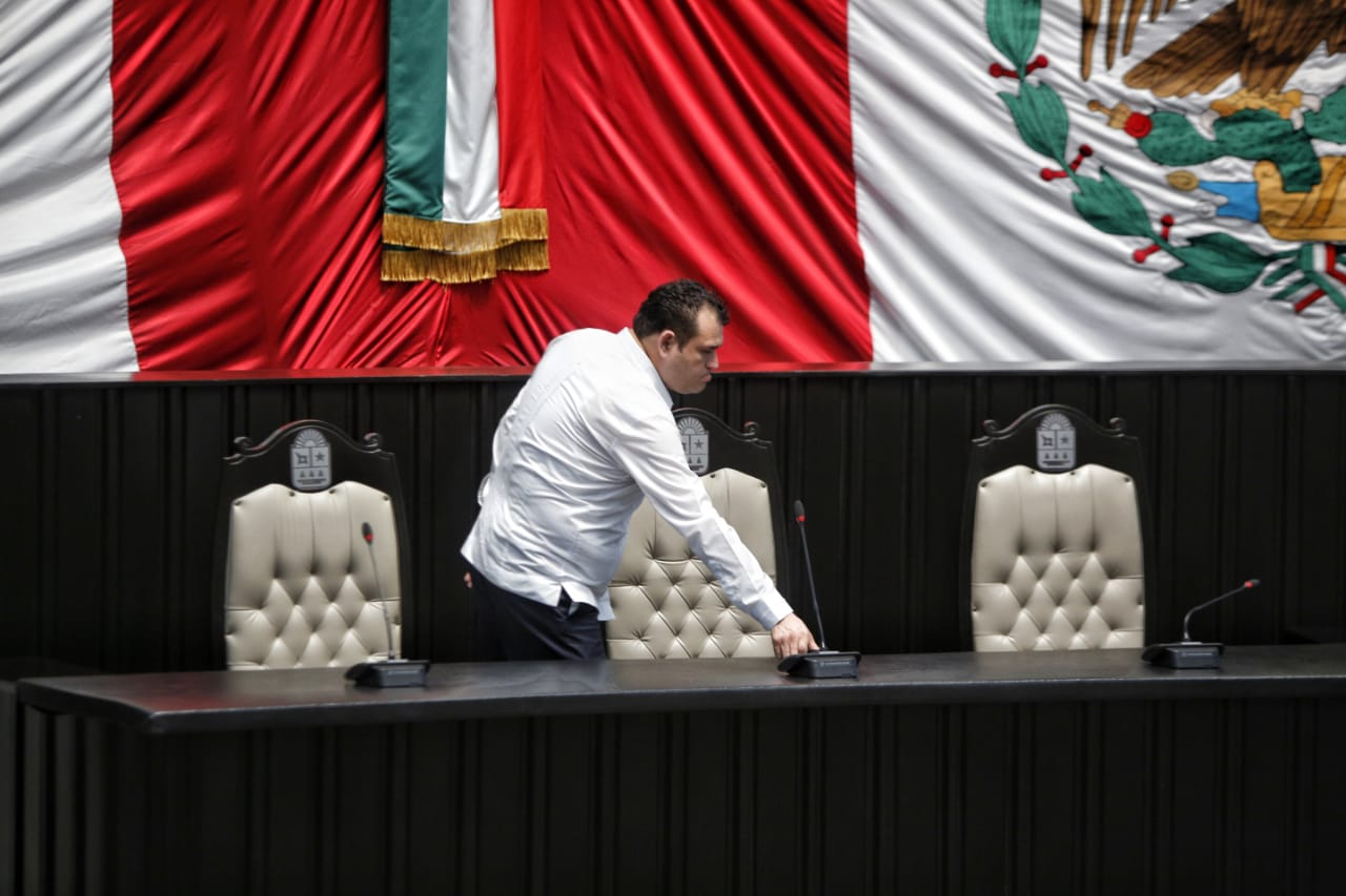 Gasca hace nombramientos sin aprobación de la Jucopo, y genera un limbo legal en el Congreso (documentos)