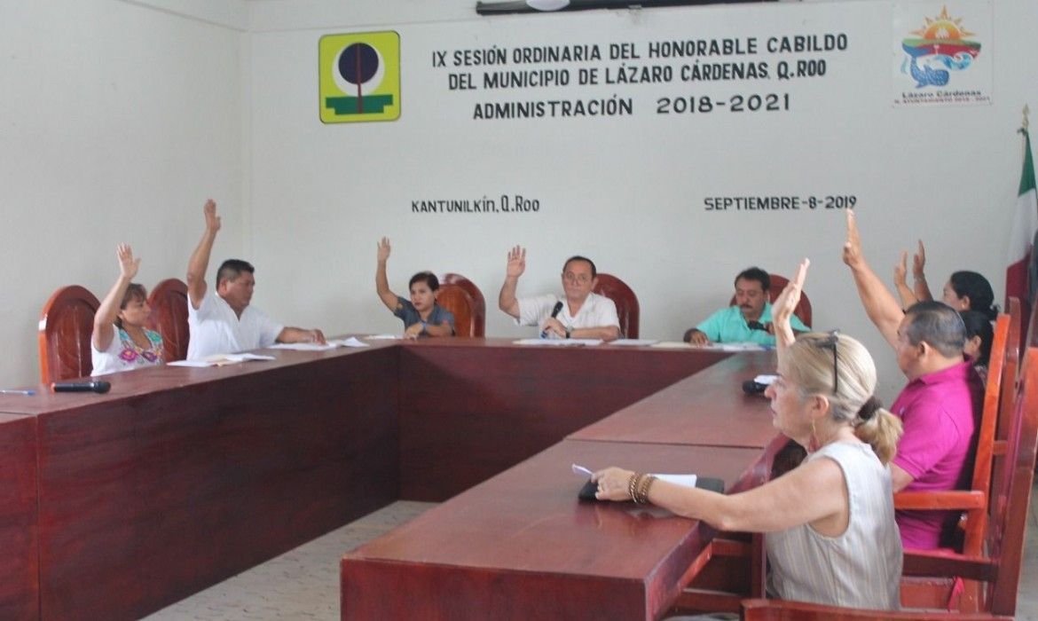 Regidores le cambian a Nivardo hasta la sede del informe