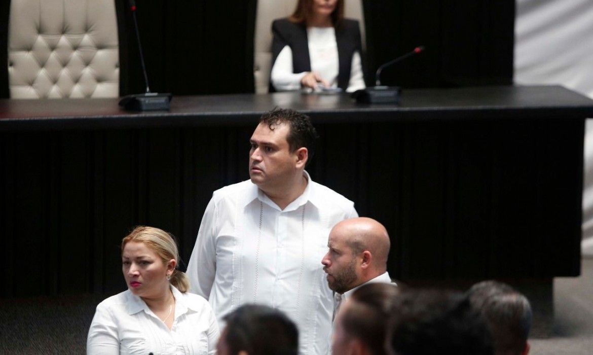 Critican morenistas a sus diputados por Ley de Movilidad a favor del Sindicato de Taxistas