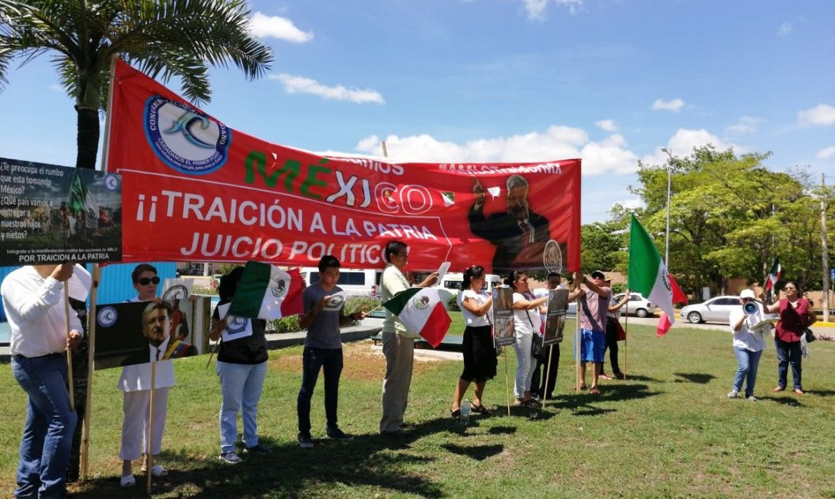 Protesta contra AMLO junta 15 personas en Cancún