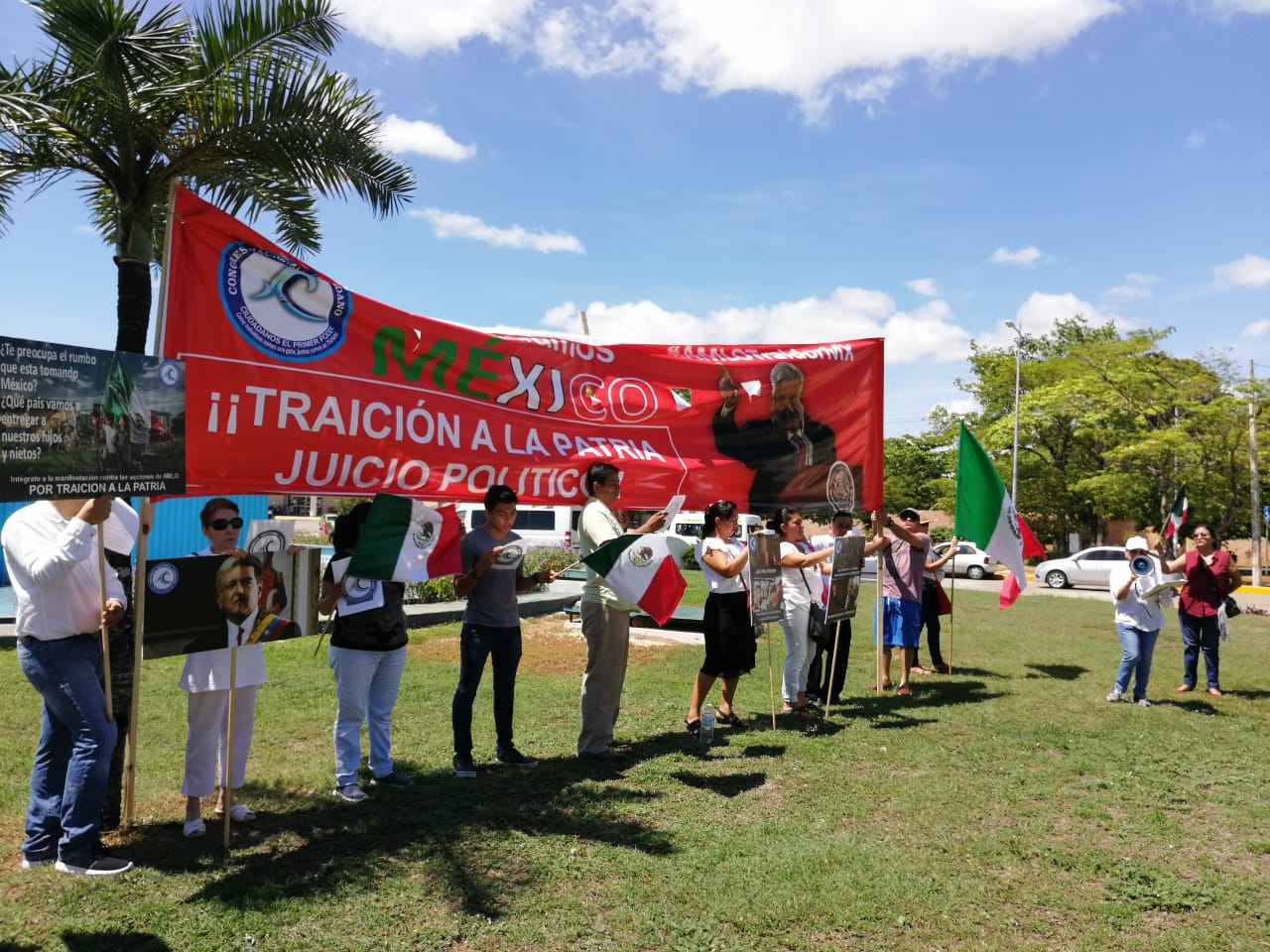 Protesta contra AMLO junta 15 personas en Cancún