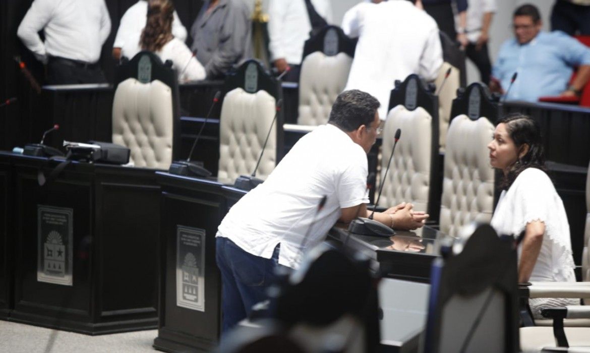 Diputados presentan iniciativa para poder reelegirse por 4 periodos consecutivos