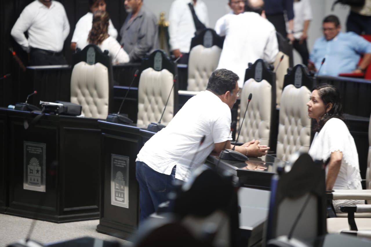 Diputados presentan iniciativa para poder reelegirse por 4 periodos consecutivos