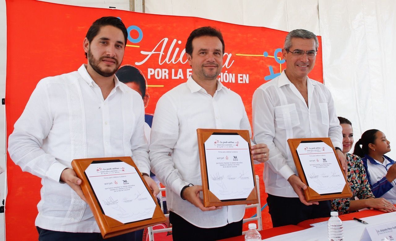 Refrenda Pedro Joaquín lazos de colaboración para una mejor educación en Cozumel