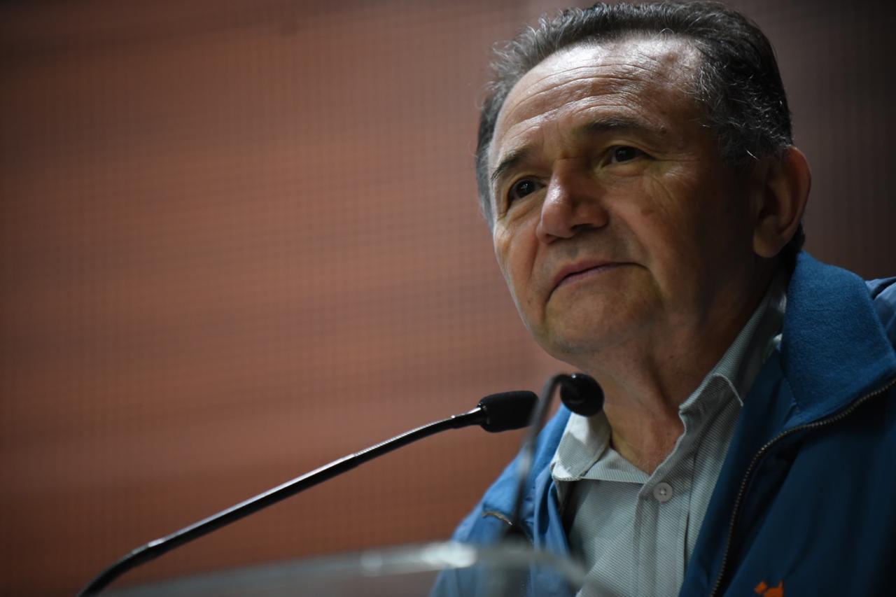 Pech confía en que habrá nueva dirigencia de MORENA en enero; sólo respalda a Anahí