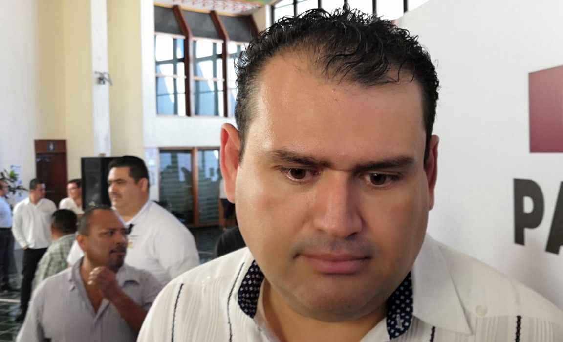 Gasca se resiste a dejar la coordinación de MORENA, y dice que es inamovible por un año