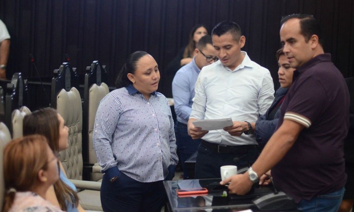 Otros 13 diputados de la 4T están a favor de que concesiones de taxis se puedan heredar