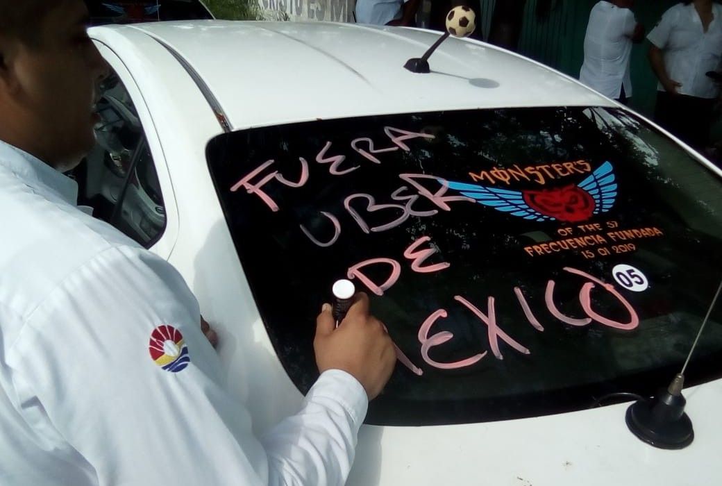 Protegidos en el Congreso, Taxistas de Cancún se unen a protesta nacional vs Uber