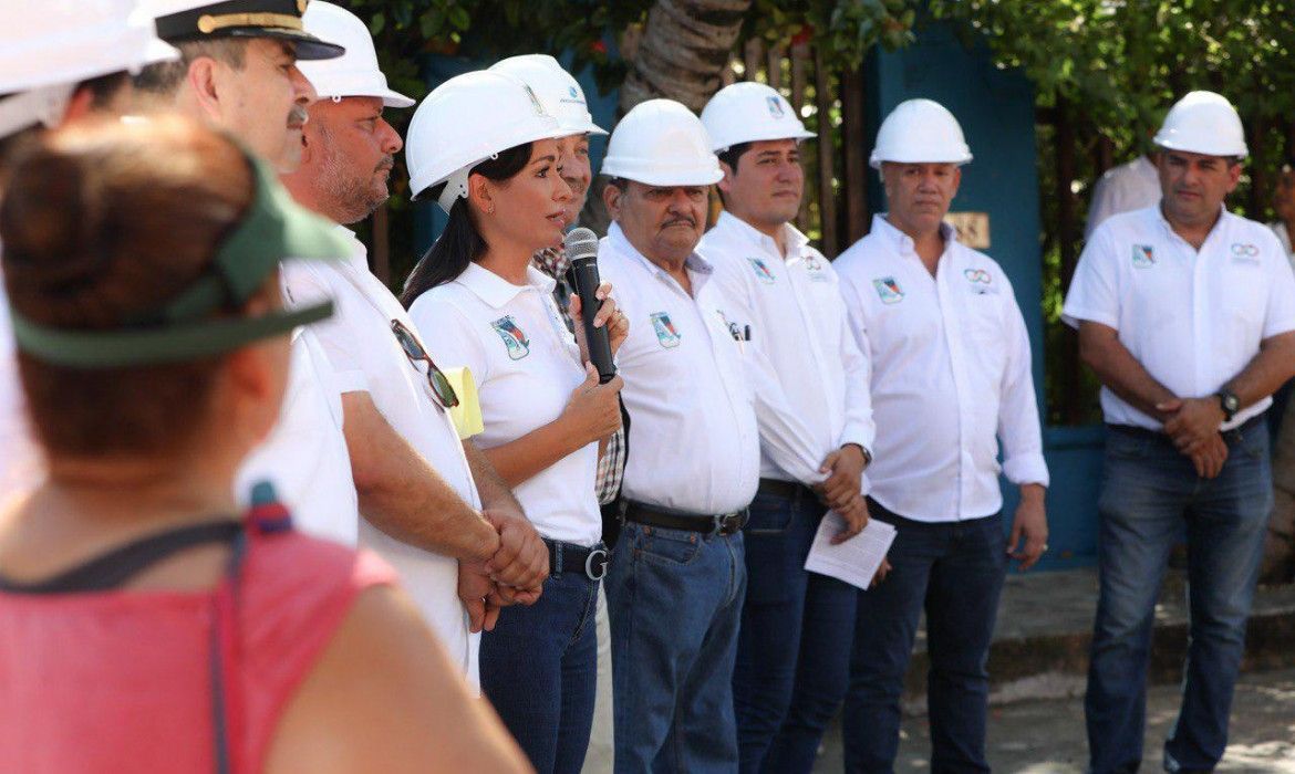 Laura Fernández pone en marcha segunda etapa de la obra de introducción de drenaje en el casco antiguo