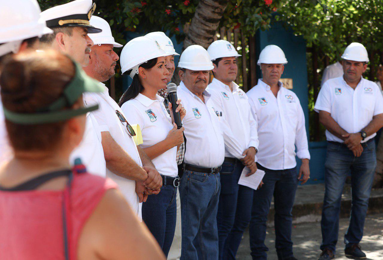 Laura Fernández pone en marcha segunda etapa de la obra de introducción de drenaje en el casco antiguo