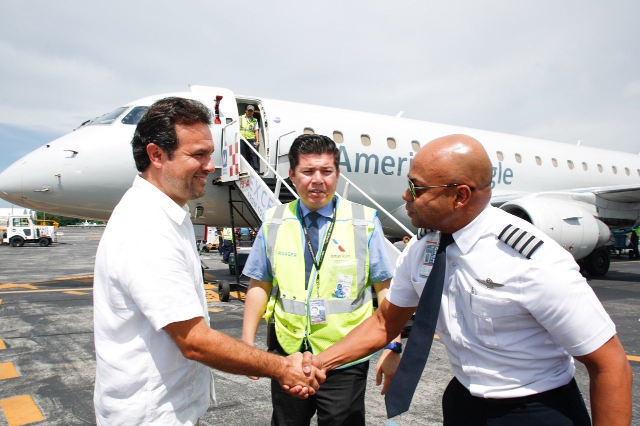 Llega vuelo Miami-Cozumel, con el que se reanudan operaciones de American Airlines