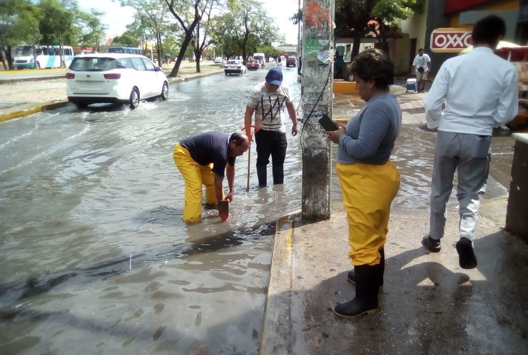Se inunda Cancún por lluvias