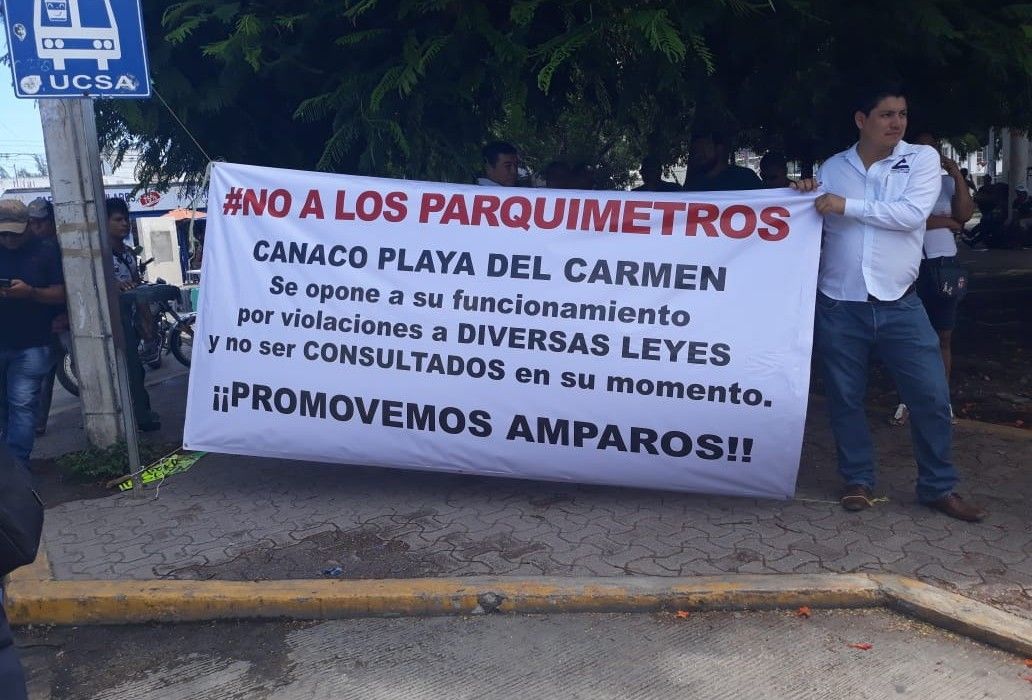 Playenses se manifiestan contra parquímetros