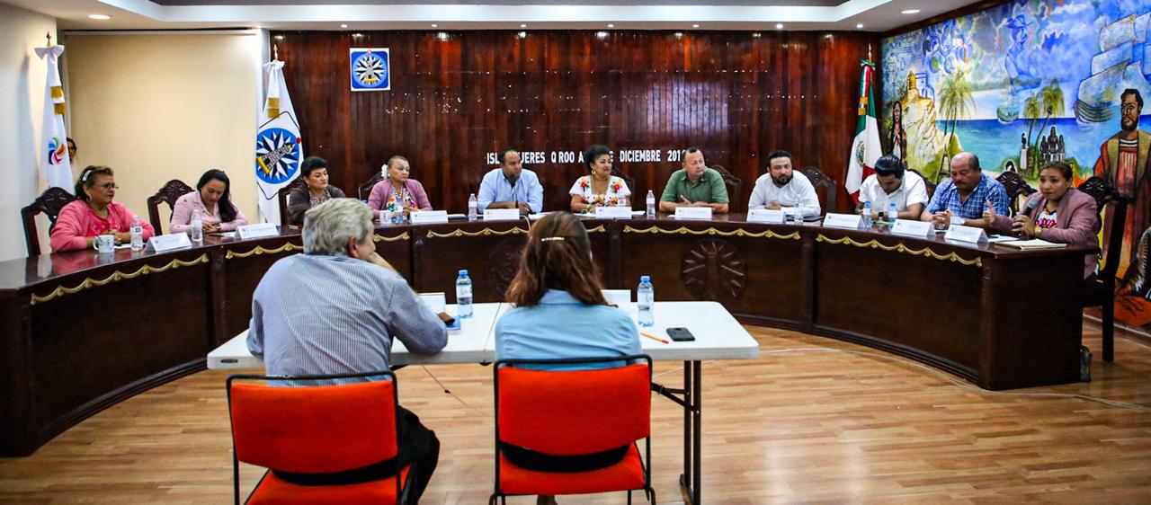 Ante advertencia de revocación de contrato, Aguakan comparece en Cabildo de Isla Mujeres por irregularidades