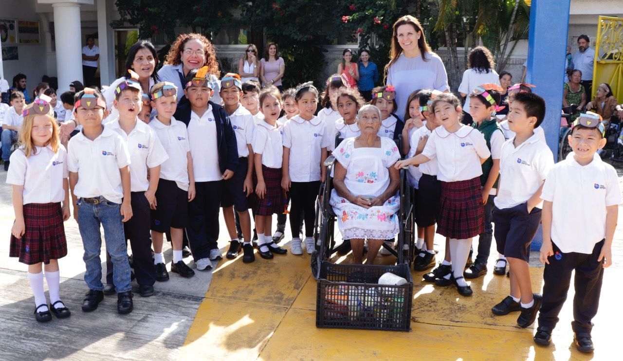 Impulsa el Sistema DIF Cozumel el programa “Ayudando con Amor”