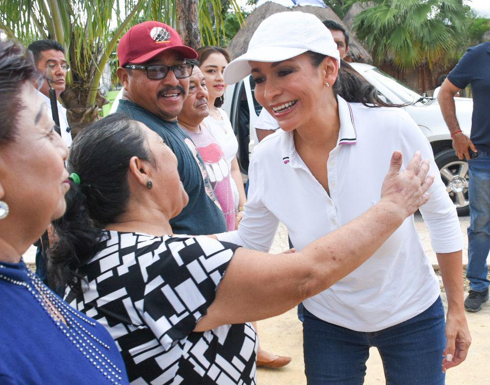 Entrega Gobierno de Laura Fernández apoyos a productores del campo portomorelense