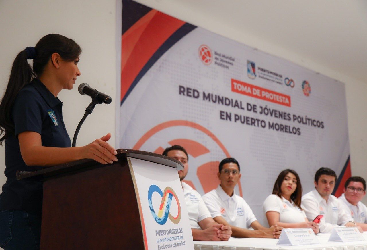 Laura Fernández toma protesta a directiva de la red mundial de jóvenes políticos de Puerto Morelos
